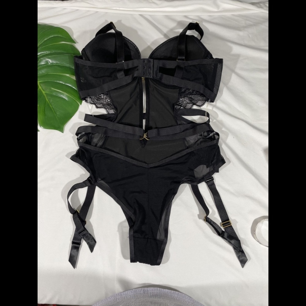 NEW Ann Summers [ 12-14 B/C ] Bibiana Faux Leather teddy Bodysuit w Garter Strap - Picture 8 of 12